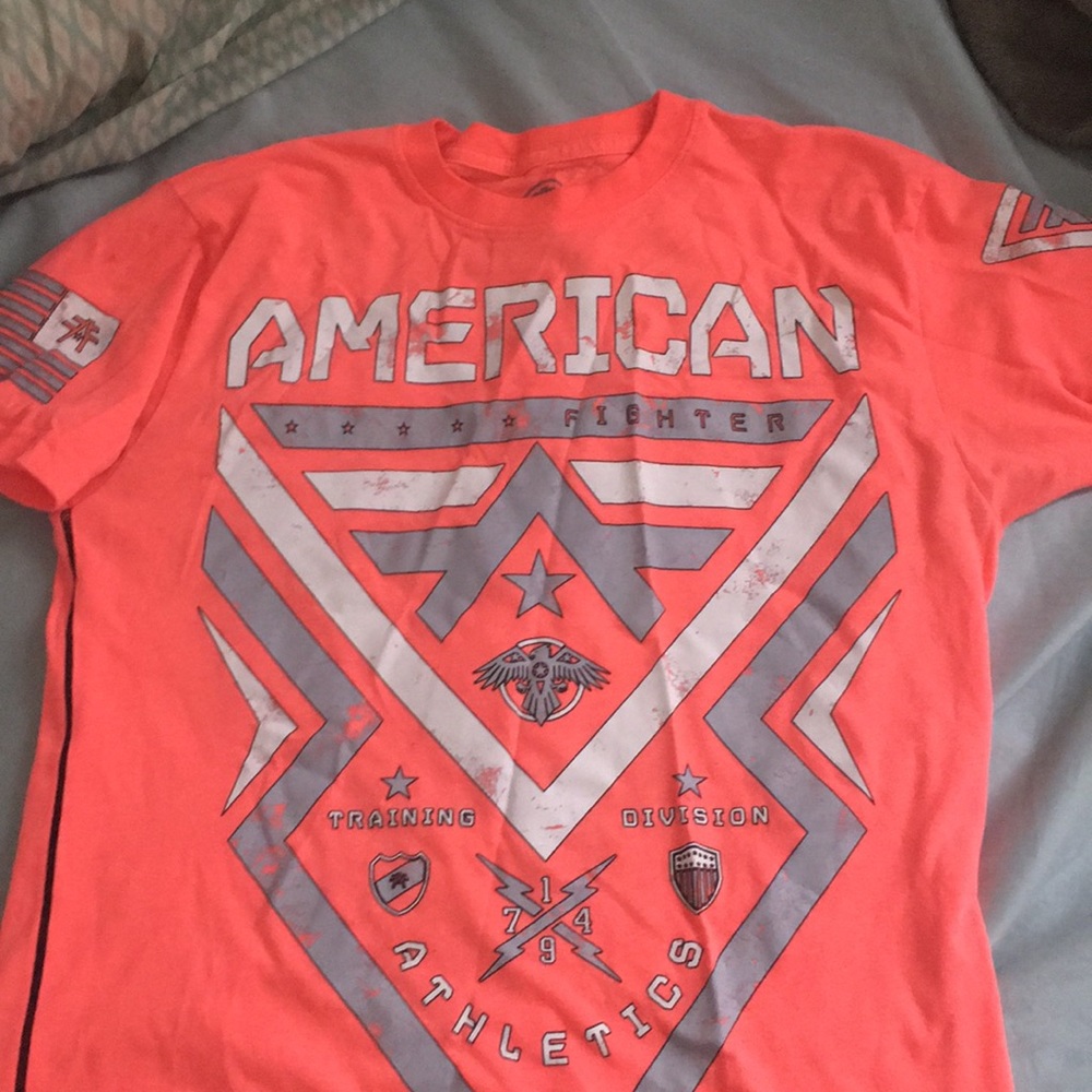 Men’s American fighter shirt only worn once